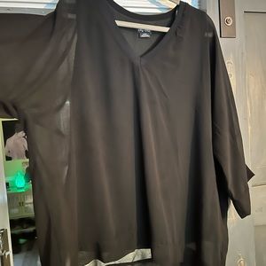 City chic black flows top